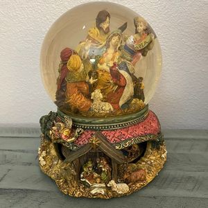 Nativity Revolving Musical Waterglobe